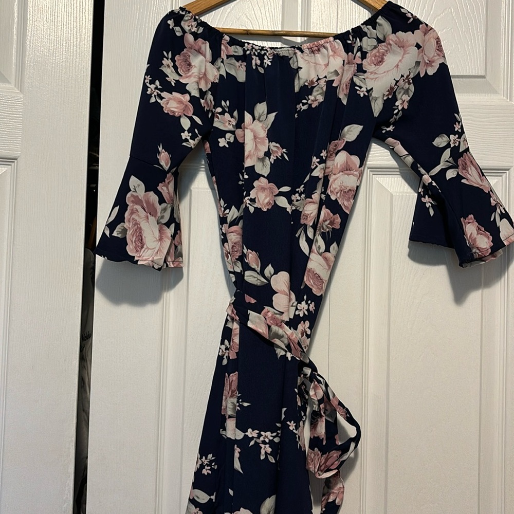 off shoulder navy blue flowered dress with waite tie size Small